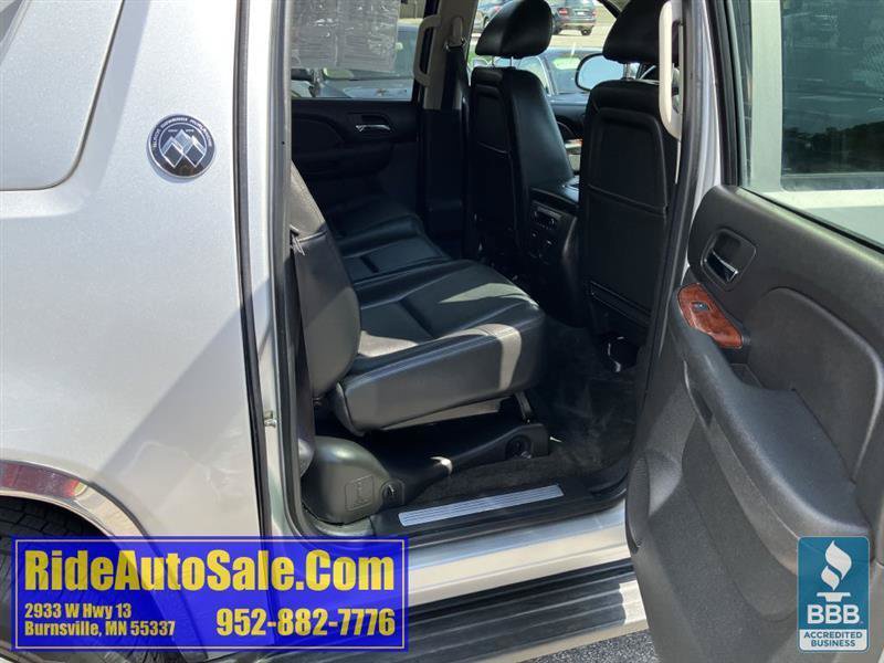 Used 2013 Chevrolet Avalanche LTZ AWD/4WD image 16