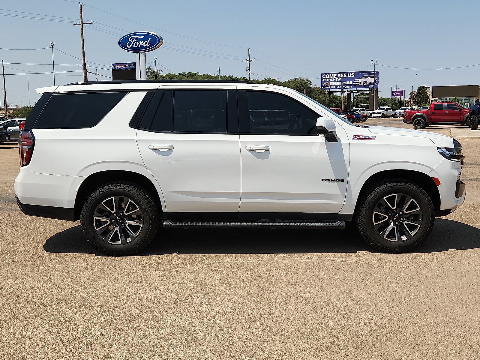 Used 2023 Chevrolet Tahoe Z71 w/ Luxury Package AWD/4WD image 5