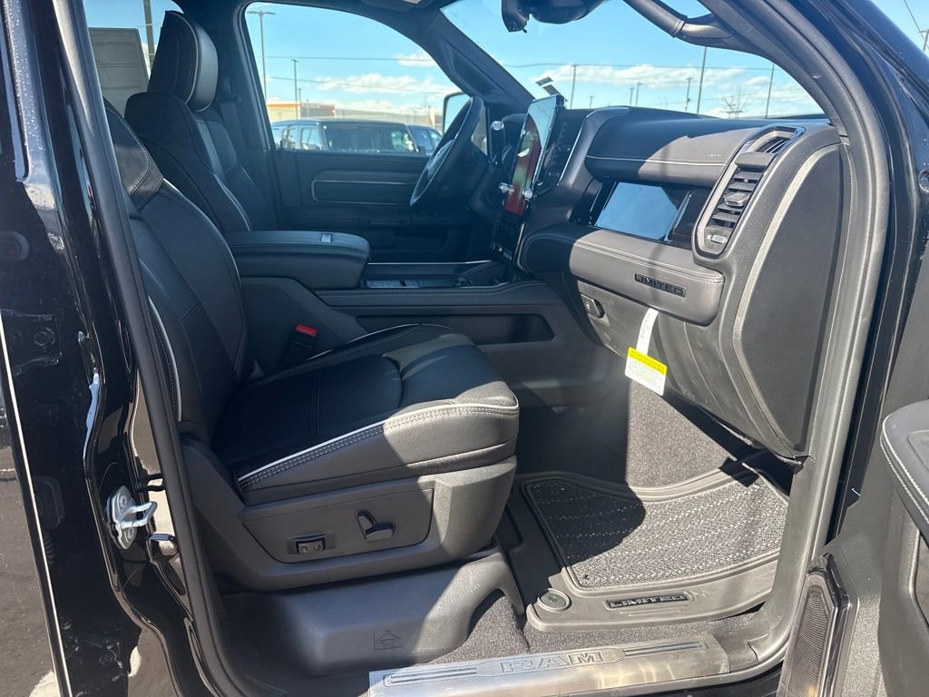 New 2026 RAM 3500 Limited AWD/4WD image 33