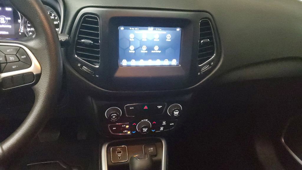 Used 2021 Jeep Compass Sport image 24