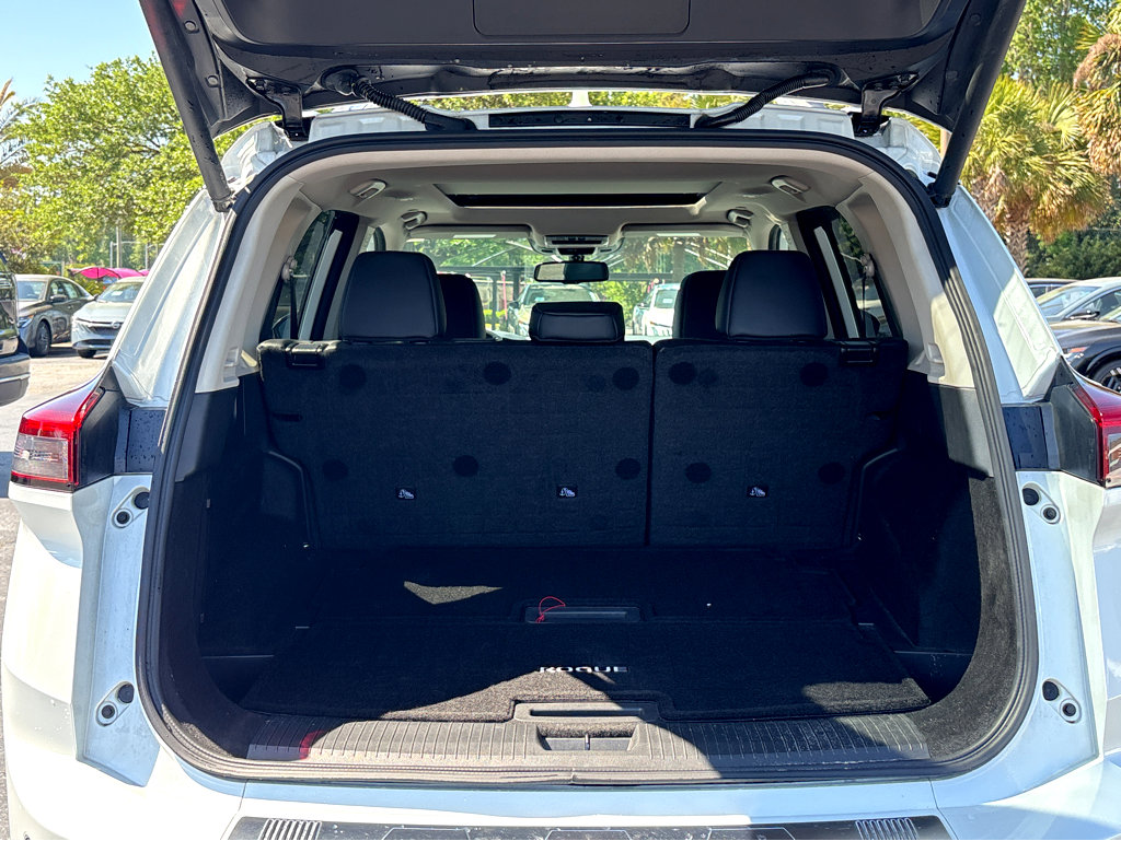 Used 2024 Nissan Rogue SL w/ SL Premium Package image 27