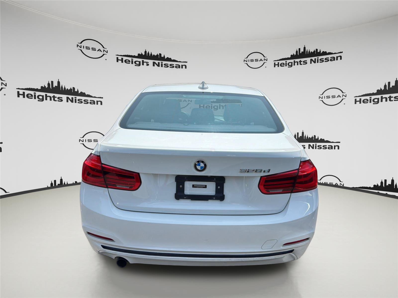 Used 2018 BMW 328d Sedan RWD image 5