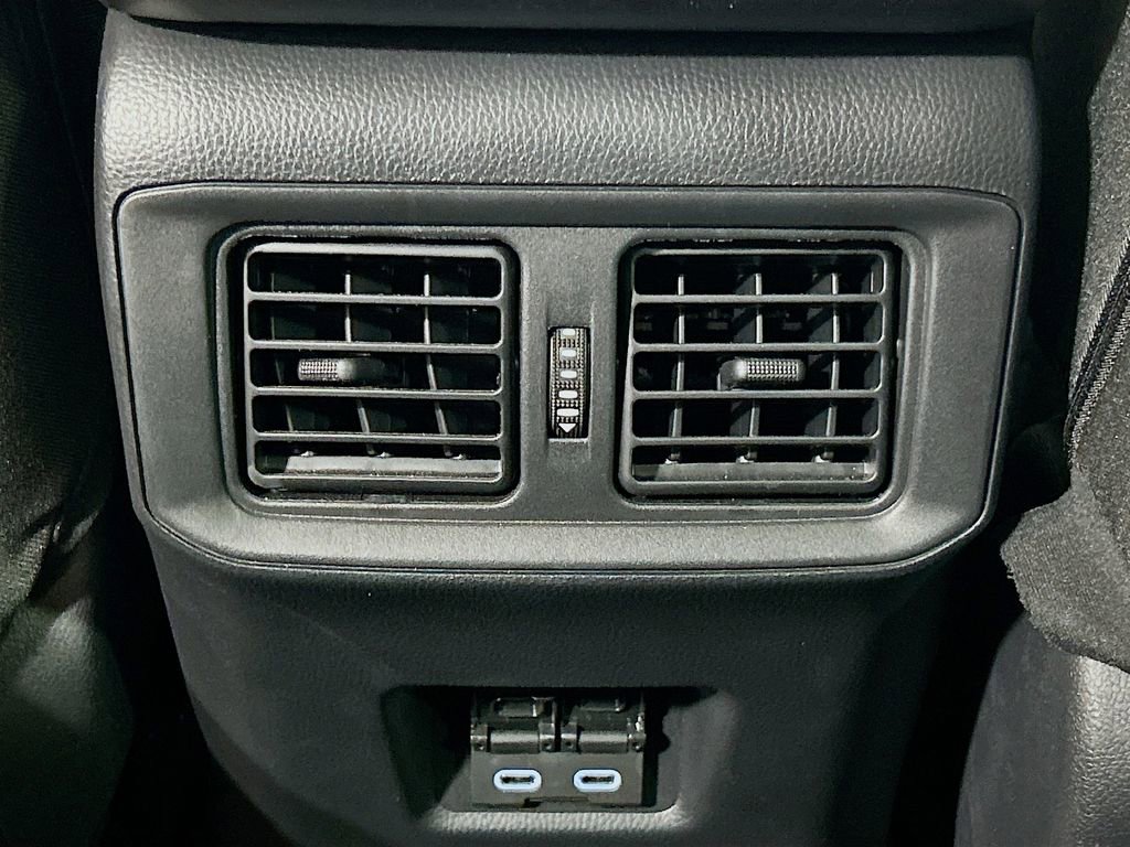 Used 2025 Toyota RAV4 XLE image 22