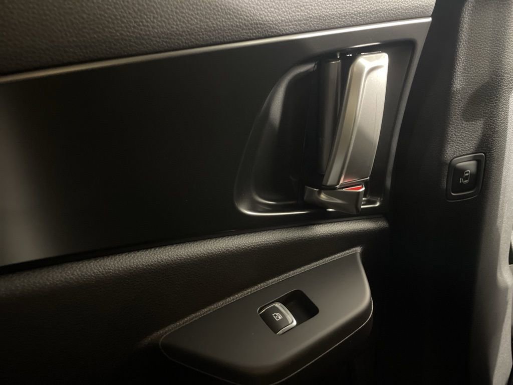 New 2026 Kia Carnival SX w/ SX Dark Edition Package image 40