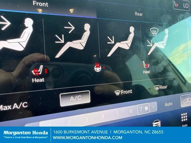 Used 2024 Chrysler Pacifica Touring-L FWD image 20