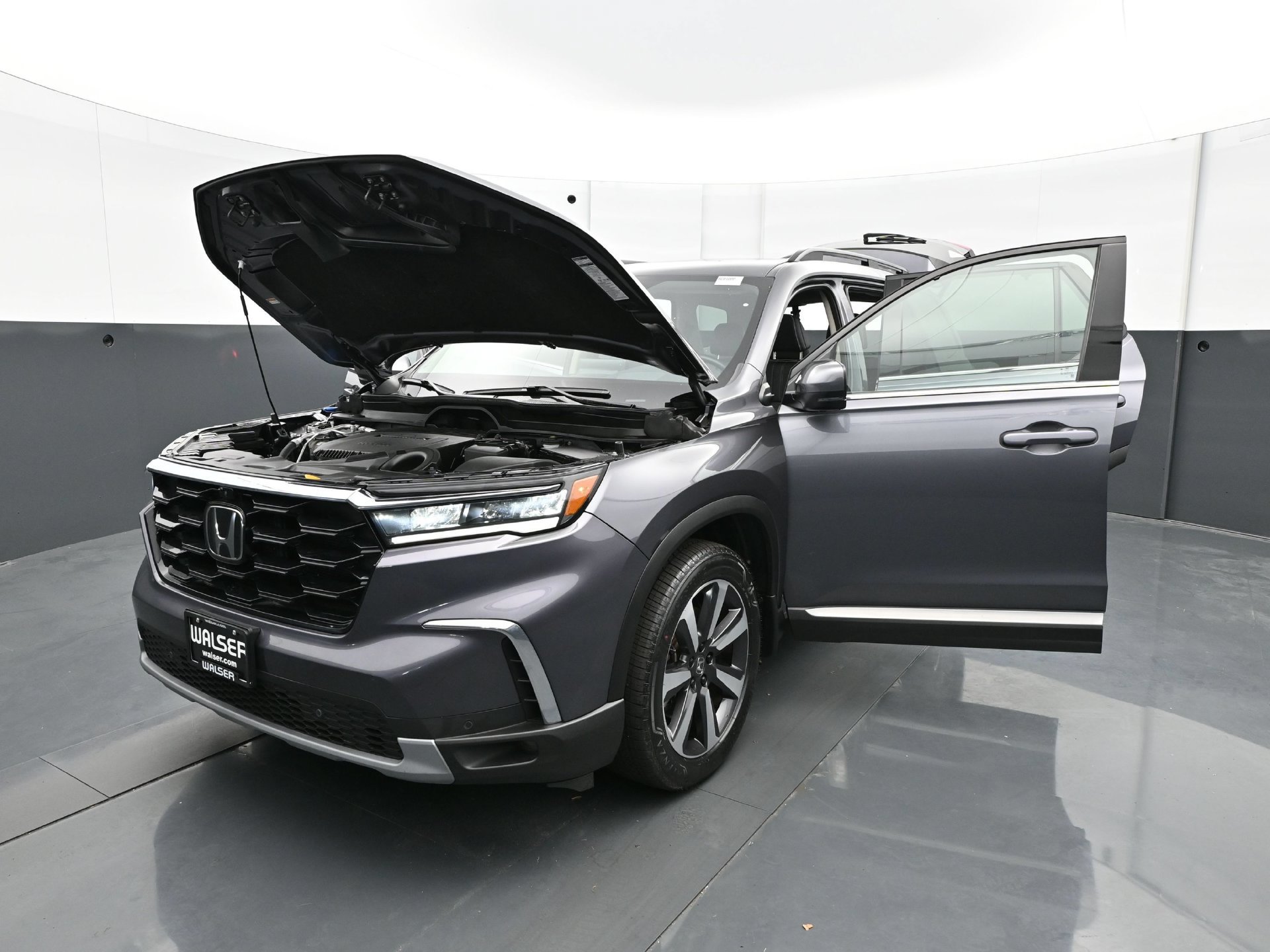 Used 2025 Honda Pilot Touring image 36