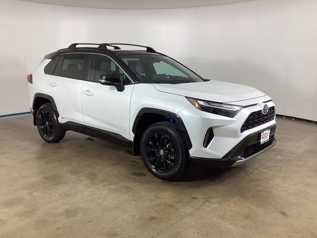 Used 2023 Toyota RAV4 XSE AWD/4WD image 5