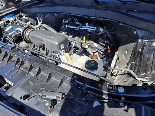 Used 2024 Ford Explorer XLT w/ Equipment Group 202A AWD/4WD image 19