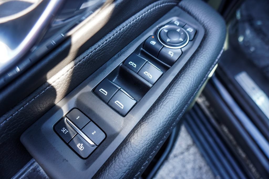 Used 2024 GMC Yukon XL Denali RWD image 18