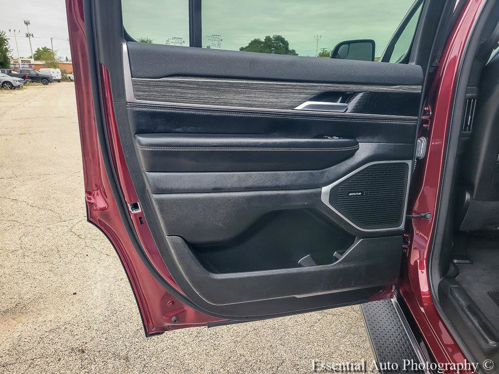 Certified 2024 Jeep Wagoneer Series II w/ Flexible Seating Group RWD image 25