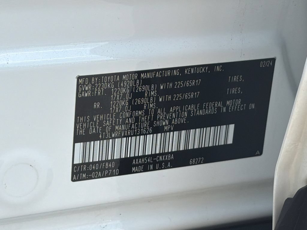Used 2024 Toyota RAV4 LE AWD/4WD image 33
