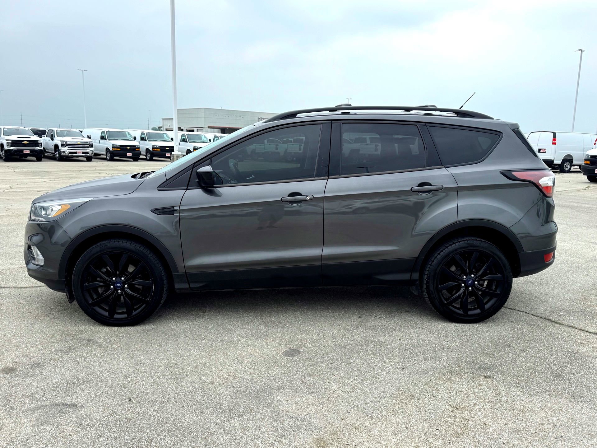 Used 2018 Ford Escape SE w/ SE Sport Appearance Package AWD/4WD image 10
