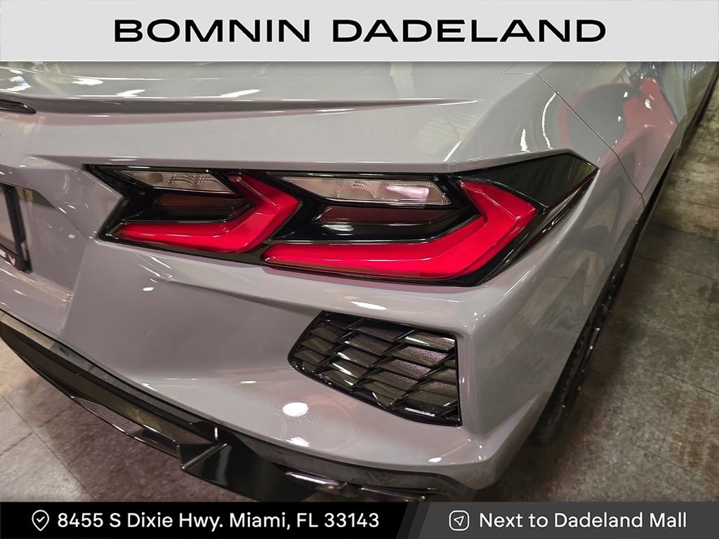 Used 2025 Chevrolet Corvette Stingray image 5