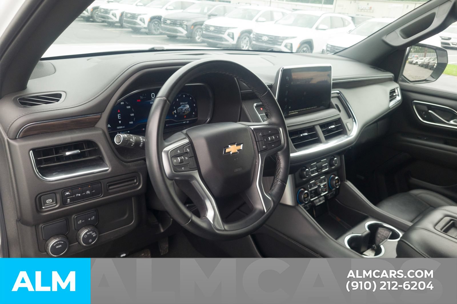 Used 2024 Chevrolet Suburban LT RWD image 15