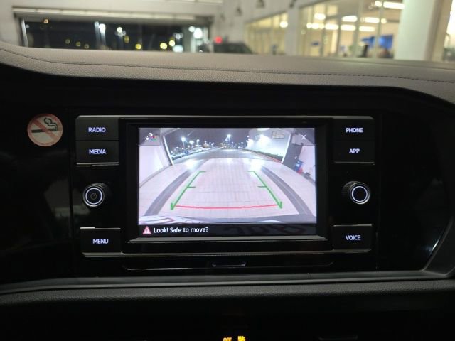 Used 2024 Volkswagen Jetta SE image 16