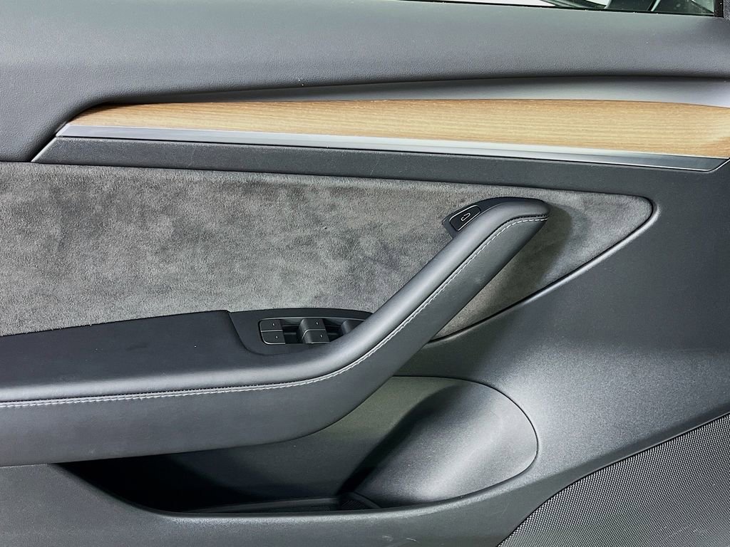 Used 2023 Tesla Model 3 Standard Range image 24