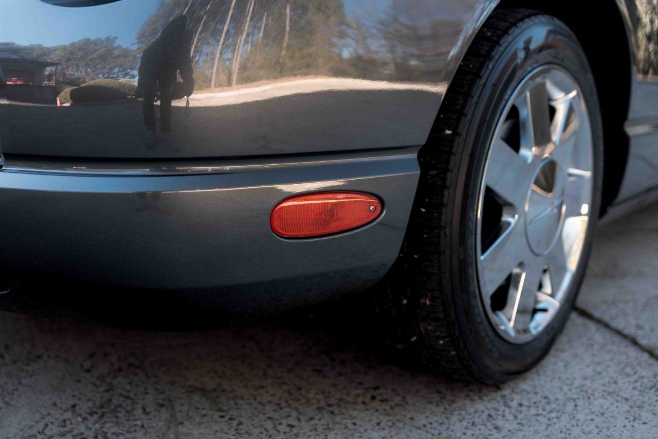 Used 2003 Ford Thunderbird Deluxe image 16