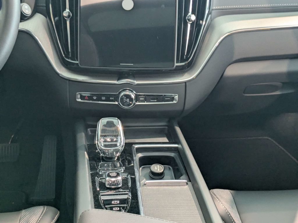 New 2026 Volvo XC60 T8 Polestar AWD/4WD image 19