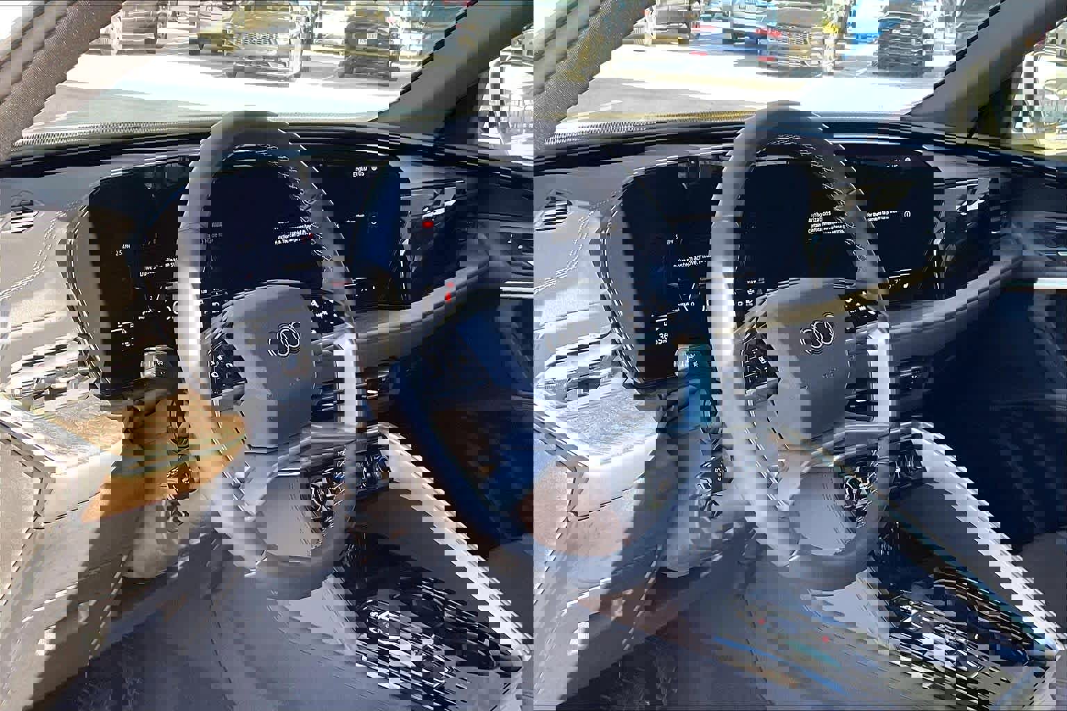 Used 2025 Audi Q5 Premium w/ Convenience Package image 16