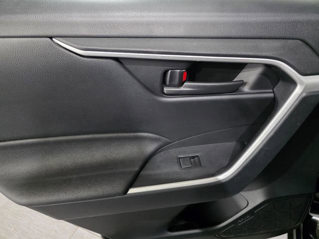 Used 2025 Toyota RAV4 LE AWD/4WD image 11