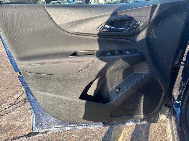 Used 2022 Chevrolet Equinox RS w/ LPO, Floor Liner Package image 17