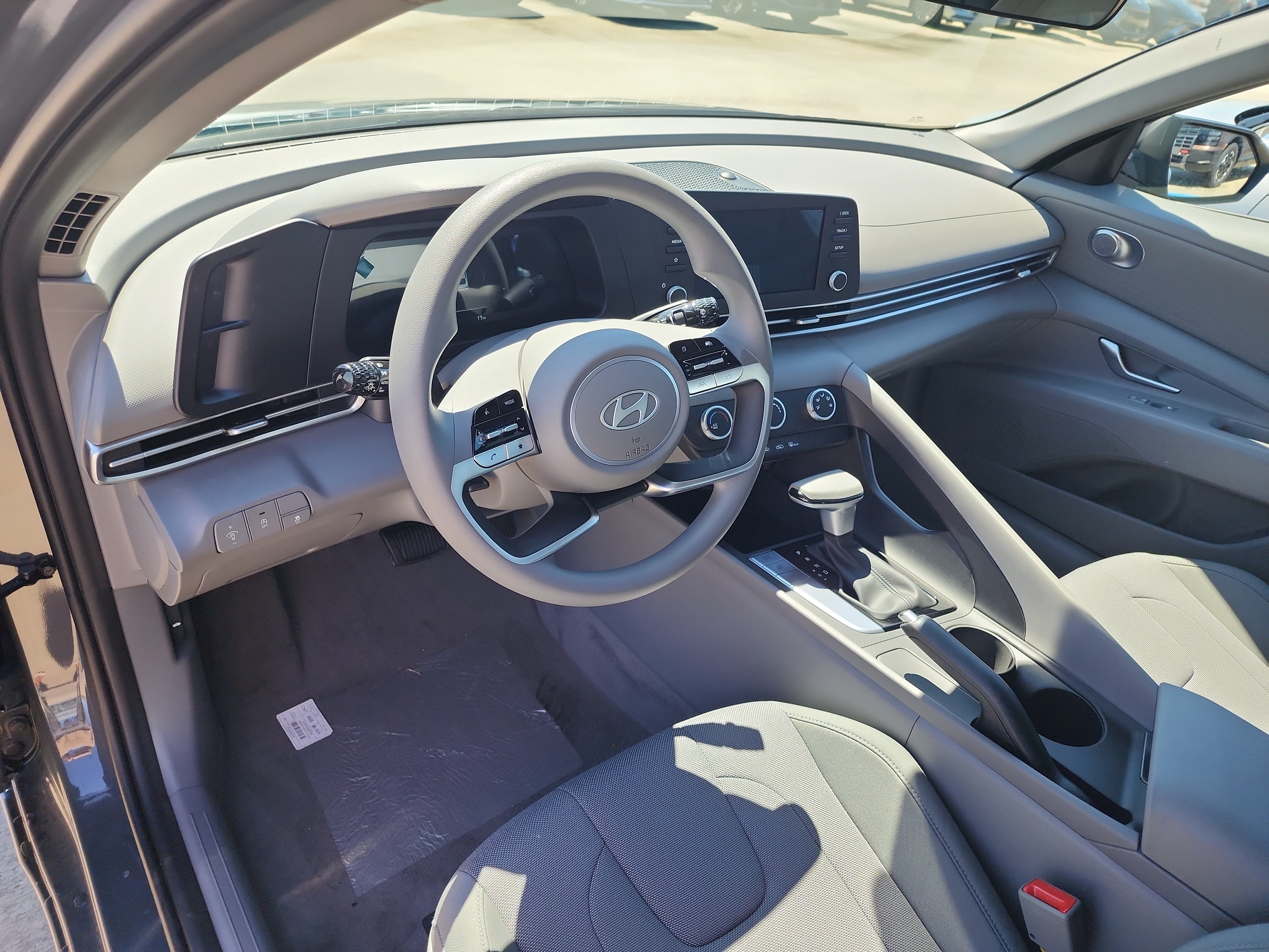 New 2026 Hyundai Elantra SE FWD image 9
