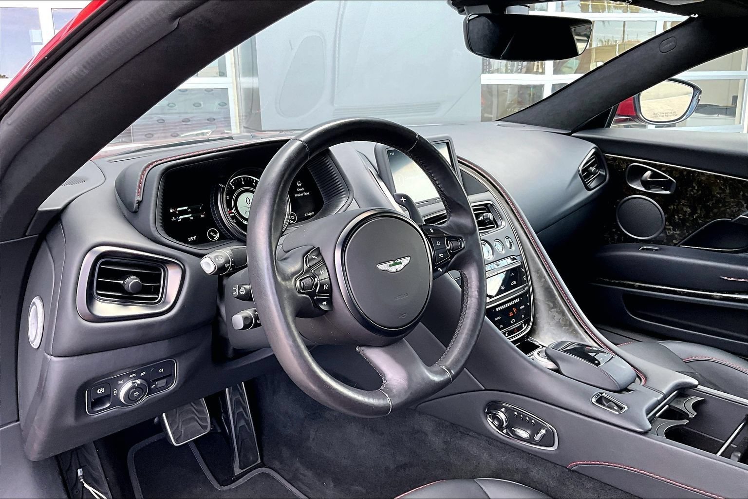 Used 2023 Aston Martin DB11 Coupe RWD image 5