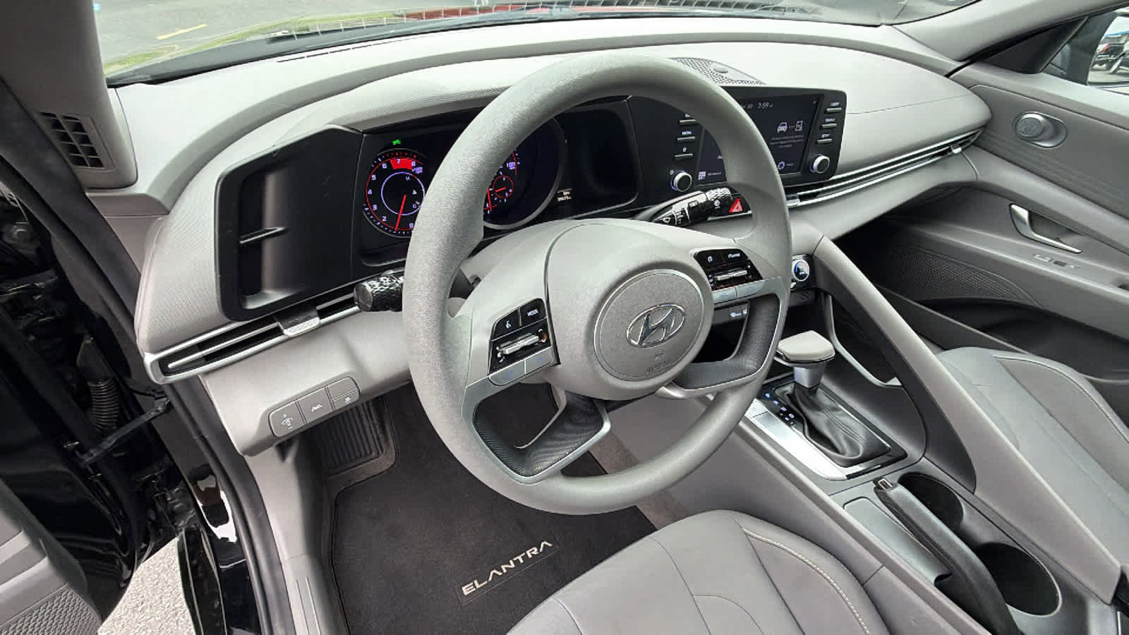 Used 2023 Hyundai Elantra SEL image 10