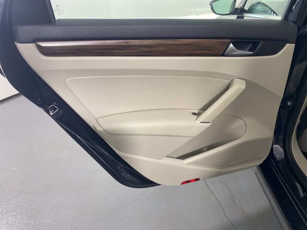 Used 2020 Volkswagen Passat 2.0T SEL image 26