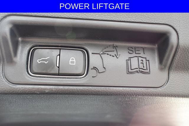 Used 2022 Ford Explorer XLT w/ Equipment Group 202A AWD/4WD image 8