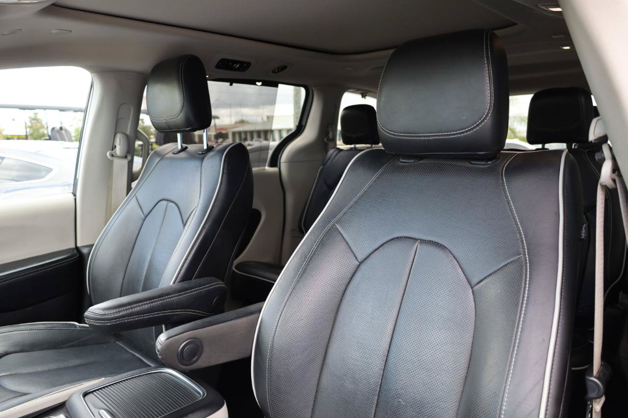Used 2022 Chrysler Pacifica Limited FWD image 7