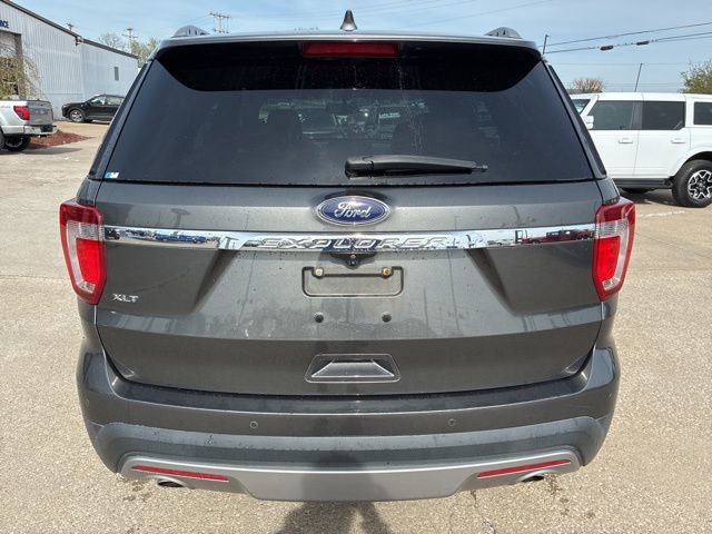 Used 2017 Ford Explorer XLT w/ Equipment Group 202A image 6