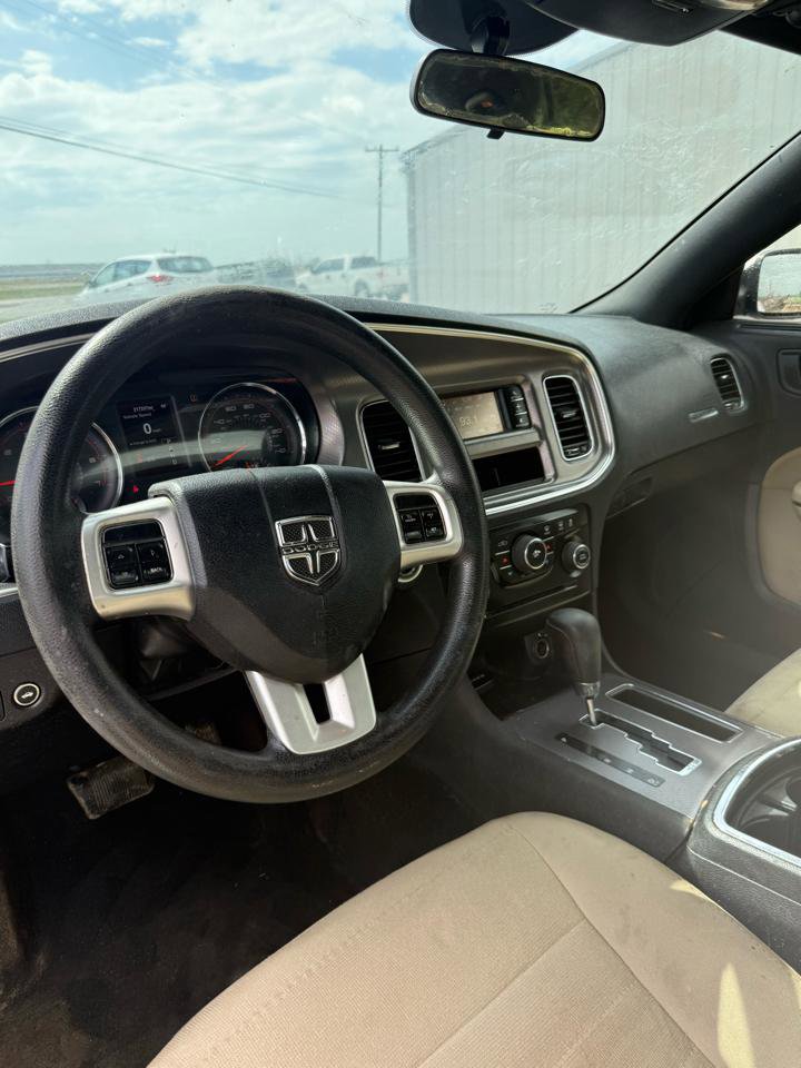Used 2013 Dodge Charger SE RWD image 7