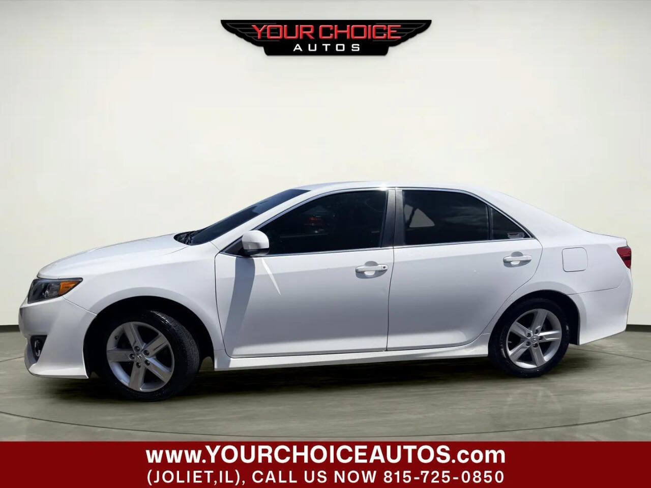 Used 2014 Toyota Camry SE FWD image 2