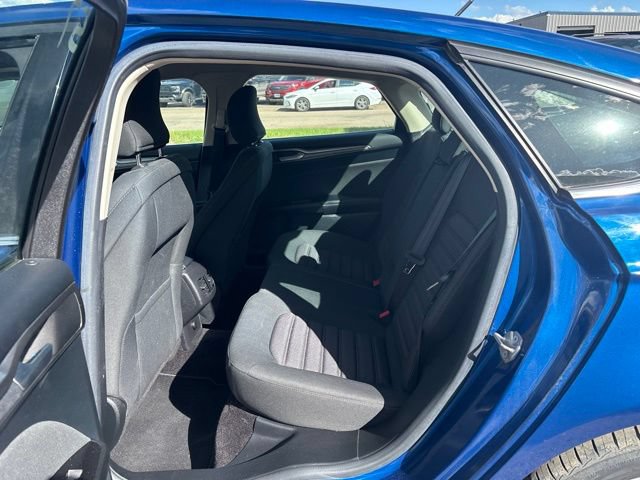 Used 2017 Ford Fusion SE FWD image 11