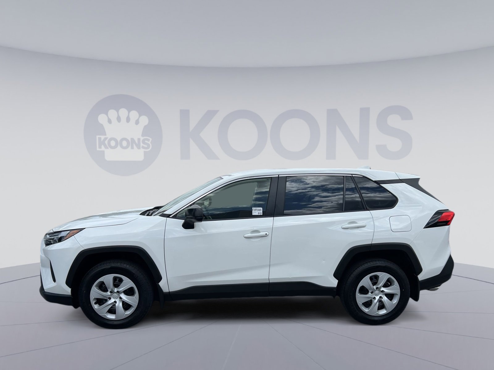 Used 2023 Toyota RAV4 LE AWD/4WD image 2