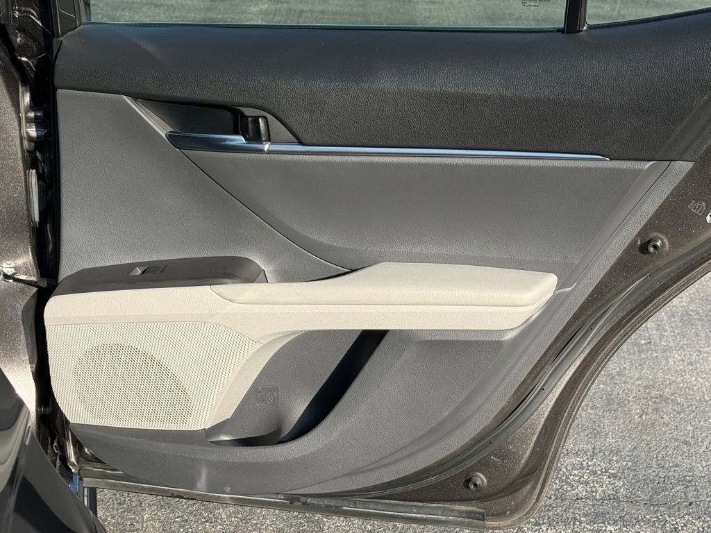 Used 2021 Toyota Camry SE w/ Cold Weather Package image 20