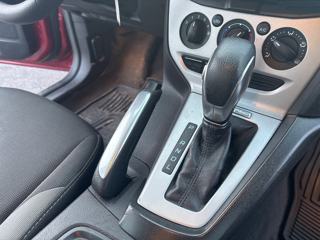 Used 2014 Ford Focus SE w/ SE Winter Package image 16