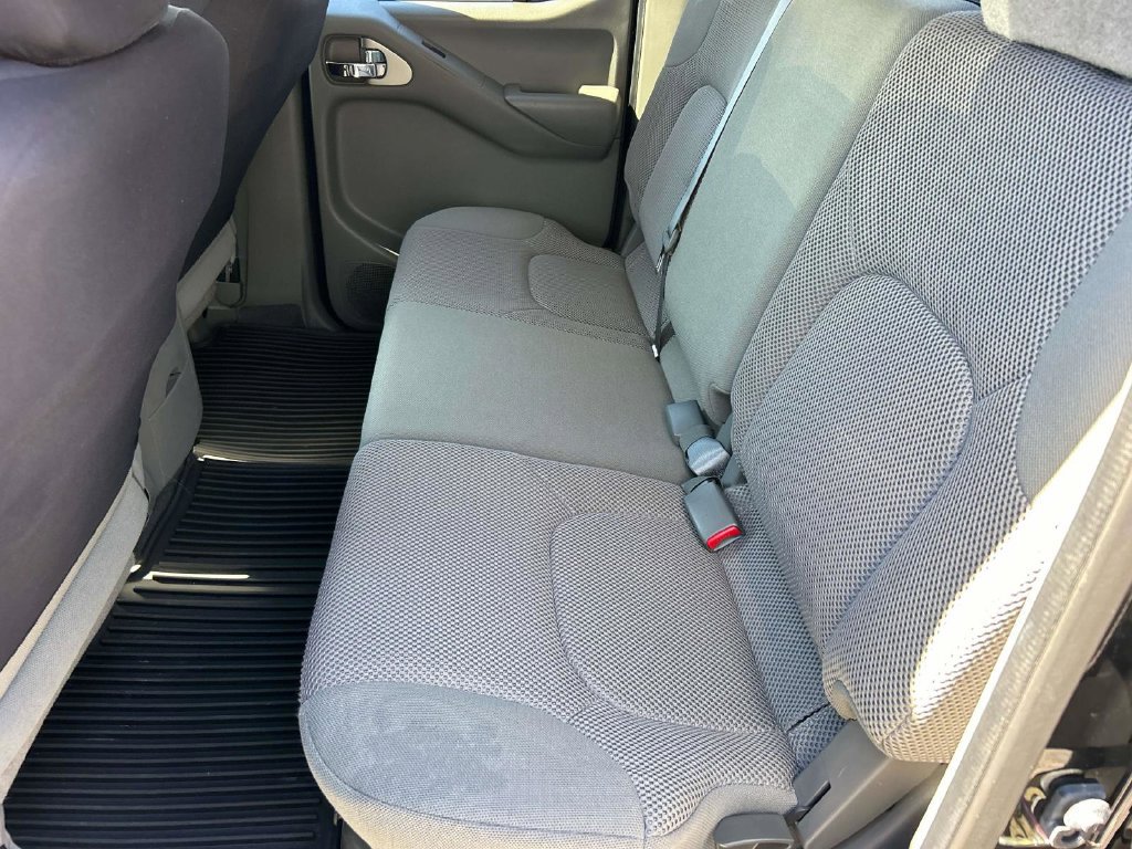 Used 2020 Nissan Frontier SV w/ Midnight Edition Floor Mats RWD image 21