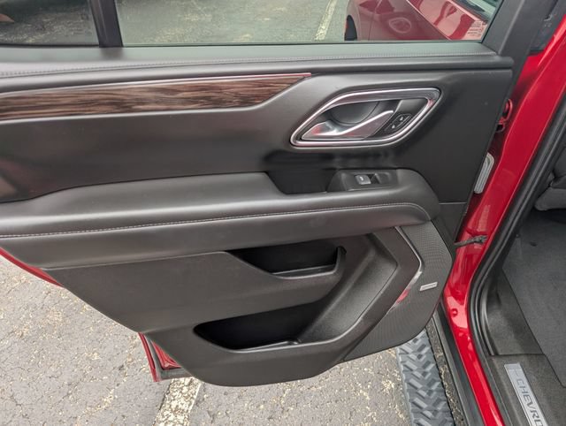 Used 2022 Chevrolet Tahoe Z71 w/ Luxury Package AWD/4WD image 10