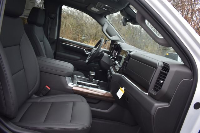 New 2026 Chevrolet Silverado 1500 RST w/ Dark Appearance Package image 18