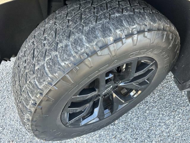 Used 2023 Chevrolet Suburban Z71 w/ Luxury Package image 22