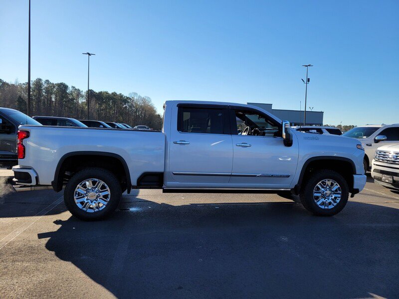 Used 2024 Chevrolet Silverado 2500 High Country w/ Z71 Off-Road Package image 12