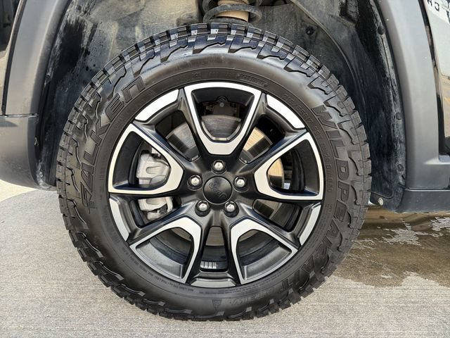 Used 2024 Jeep Compass Trailhawk AWD/4WD image 12