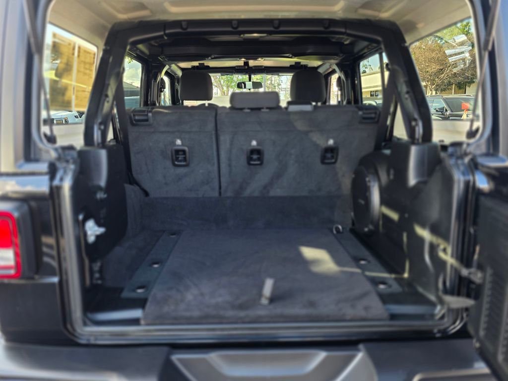 Used 2023 Jeep Wrangler Unlimited image 11