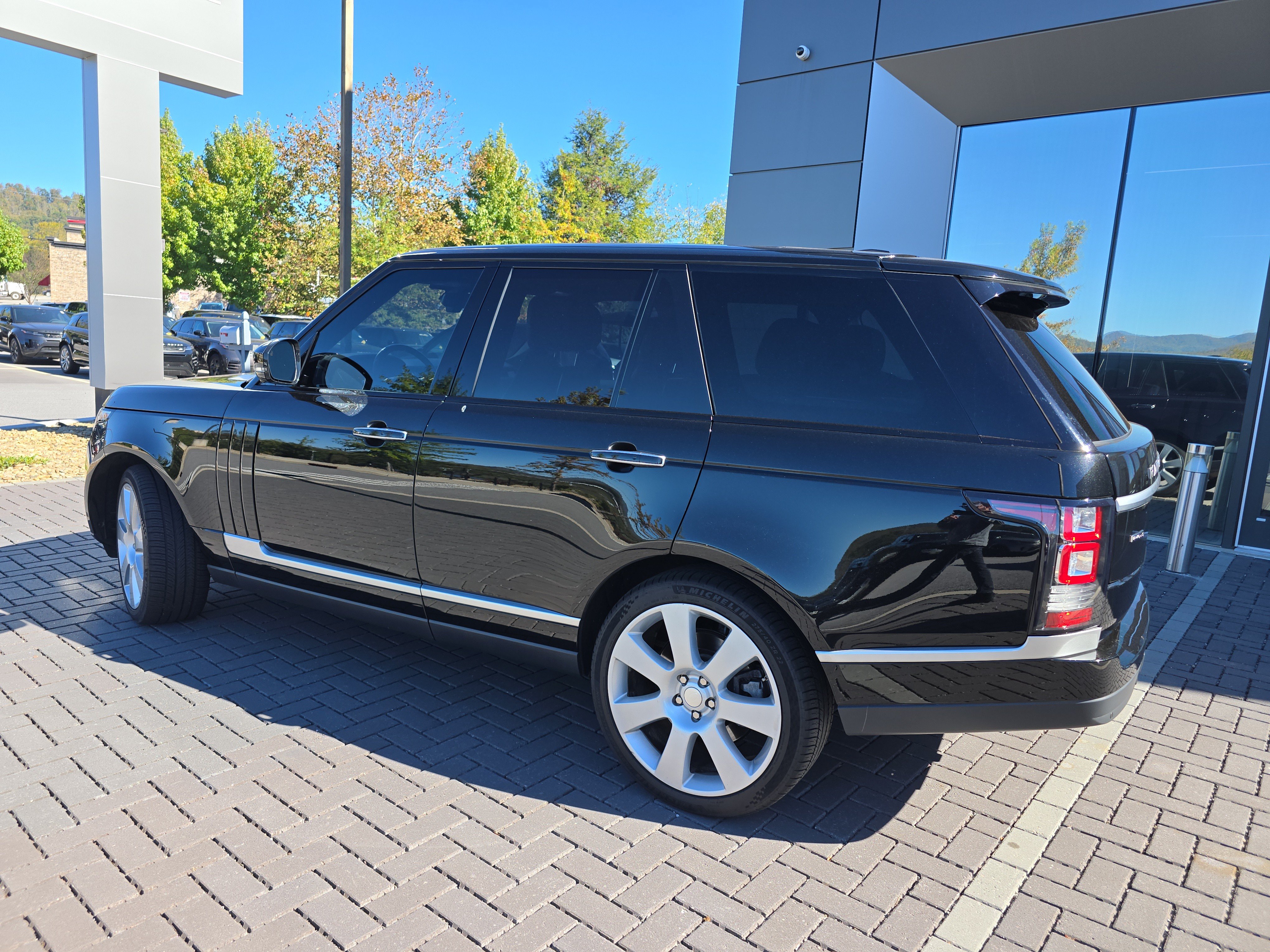 Used 2014 Land Rover Range Rover Autobiography AWD/4WD image 7