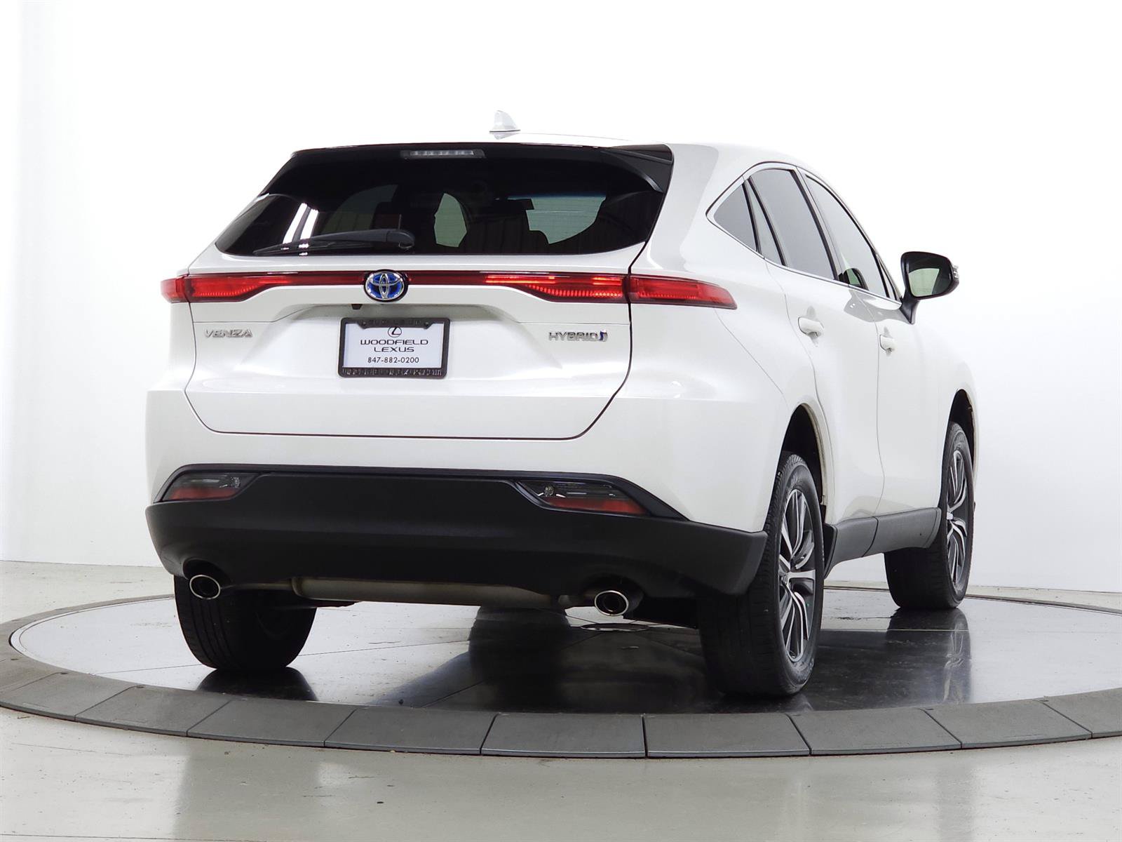 Used 2022 Toyota Venza LE AWD/4WD image 11