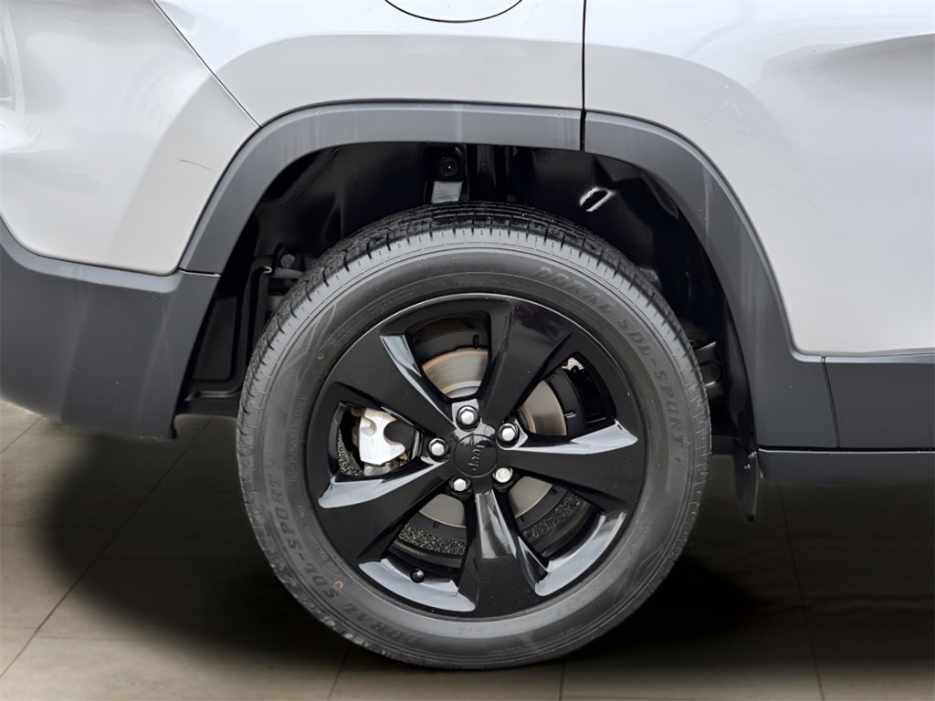 Used 2021 Jeep Cherokee Latitude Plus image 39