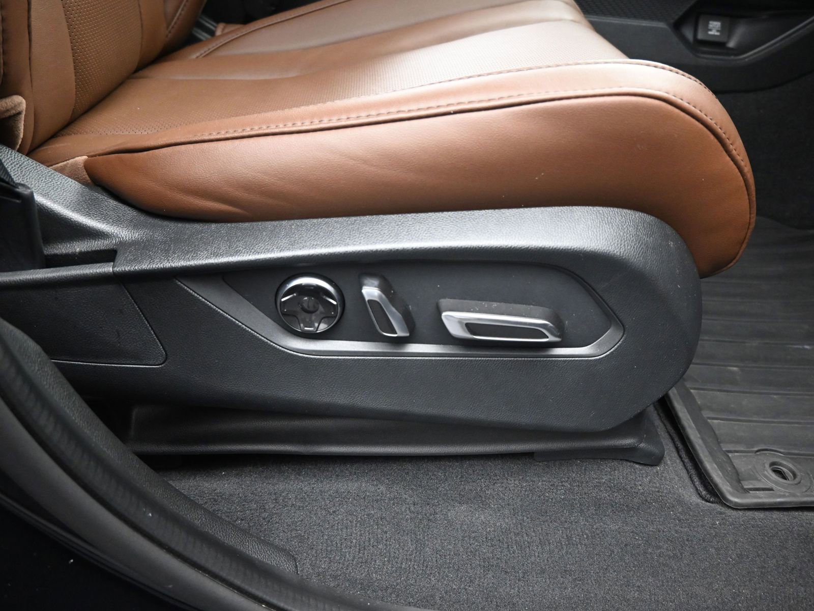 Used 2023 Acura MDX FWD w/ Technology Package image 16