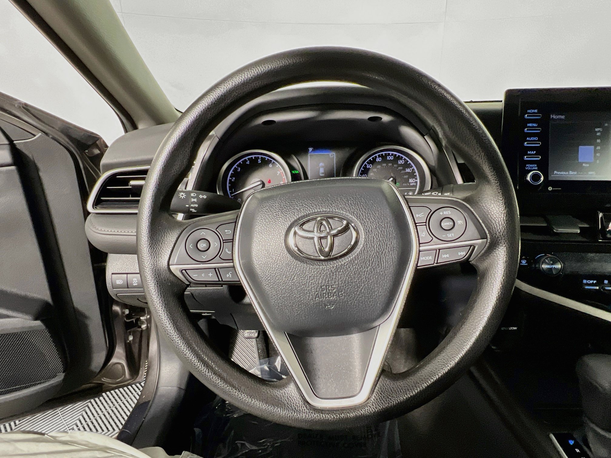 Used 2024 Toyota Camry LE w/ Convenience Package FWD image 18
